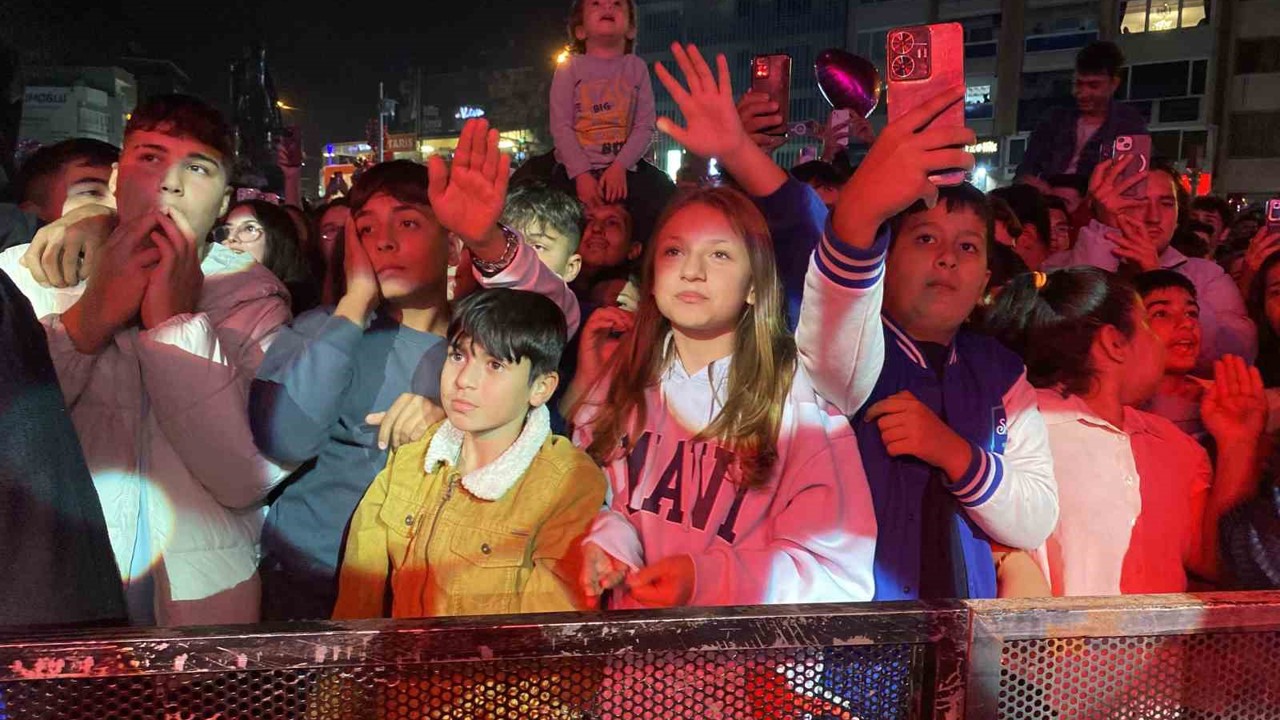 Manisa’da Aleyna Tilki rüzgarı esti
