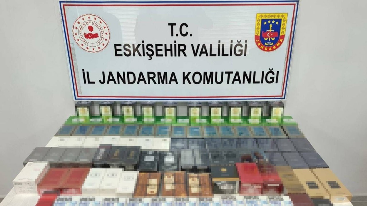 Toplam değeri 550 bin TL olan 164 adet kaçak parfüm ele geçirildi
