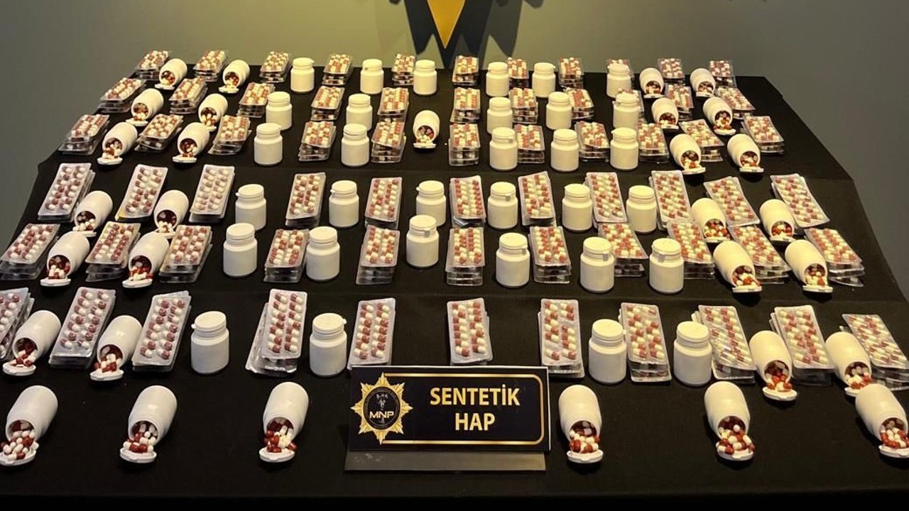 Malatya’da Narkotik Operasyonu: 7 Bin 881 Sentetik Ecza Ele Geçirildi