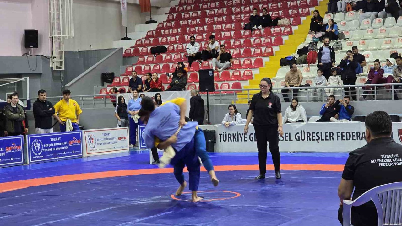 Yozgat’ta 27 ilden 580 sporcunun yarışacağı şampiyona başladı
