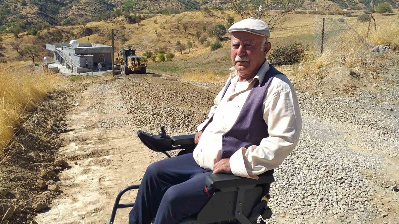 Siirt’te engelli vatandaş için bozuk olan yol düzeltildi
