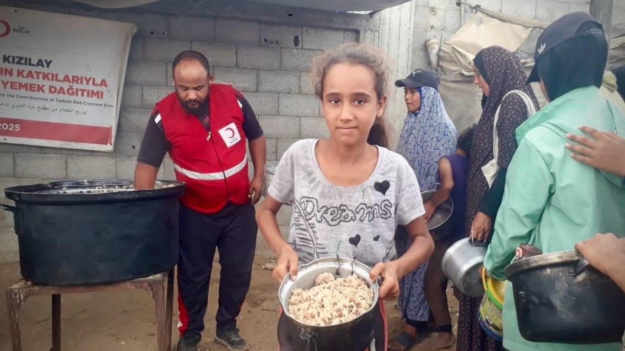 Türk Kızılay, Gazze’de sağlanan ateşkes sonrası yardımlarını artırdı
