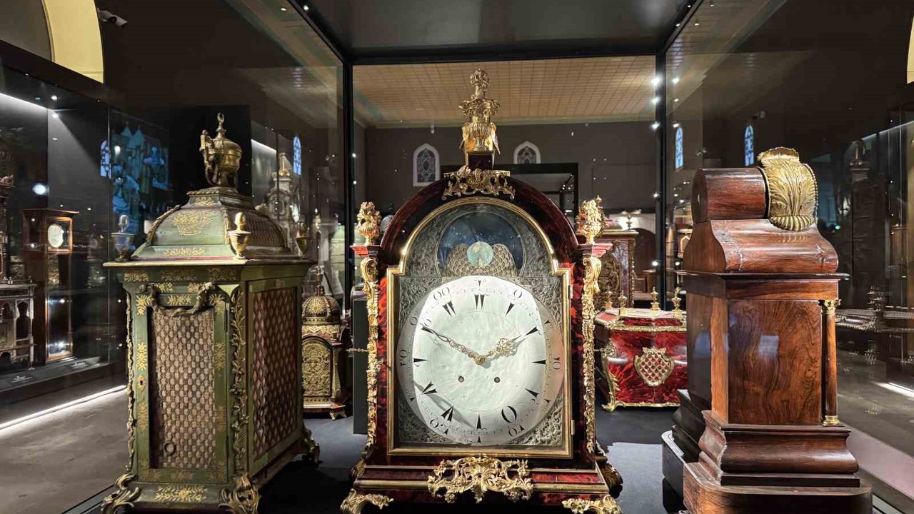 Topkapı Sarayı’nın dünyaca ünlü saat koleksiyonu ilk kez gün yüzüne çıkıyor
