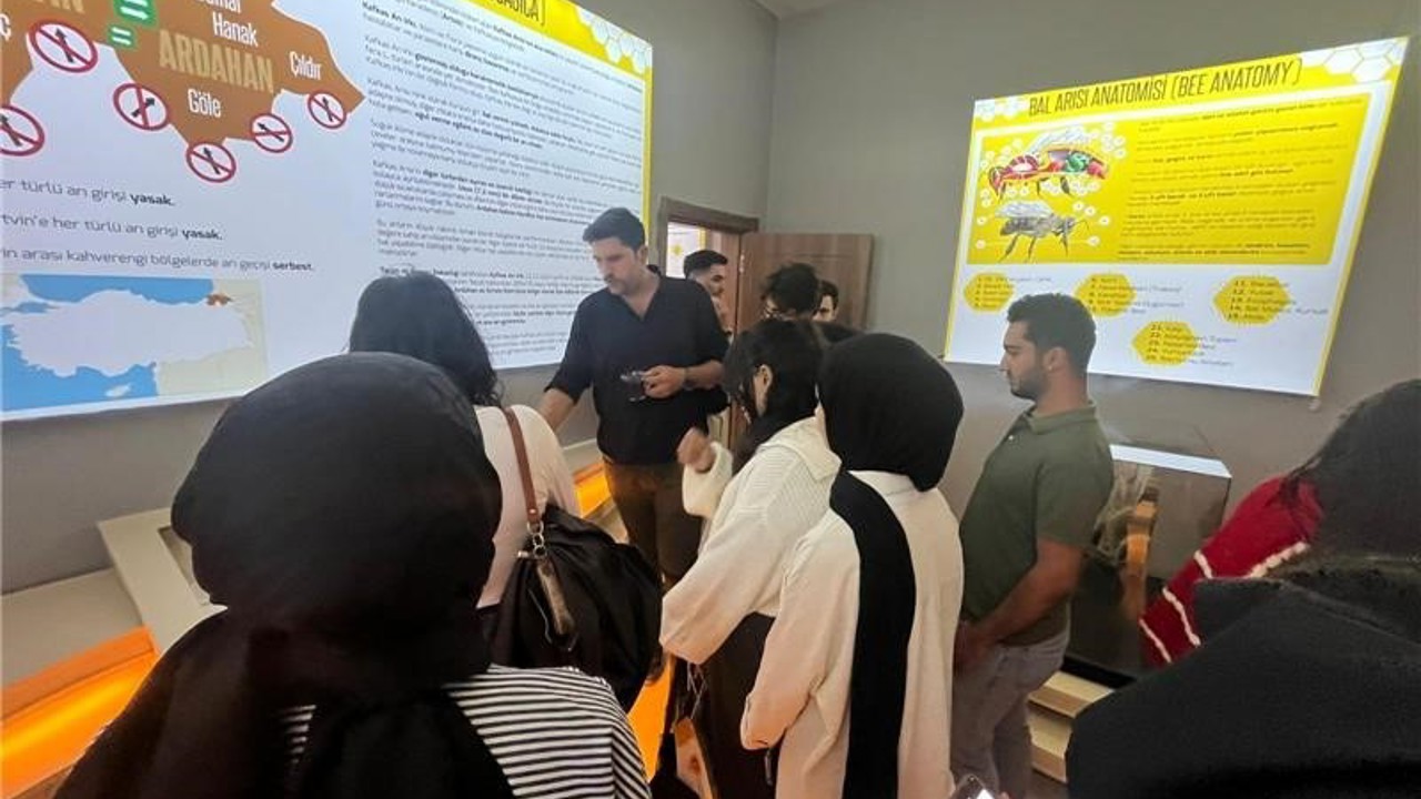 Öğrencilerden kapsamlı arıcılık gezisi
