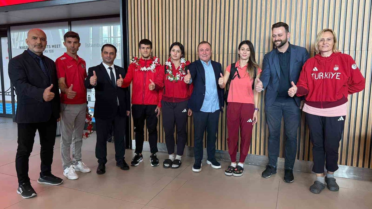 Para Atletizm Milli Takımı sporcuları yurda döndü
