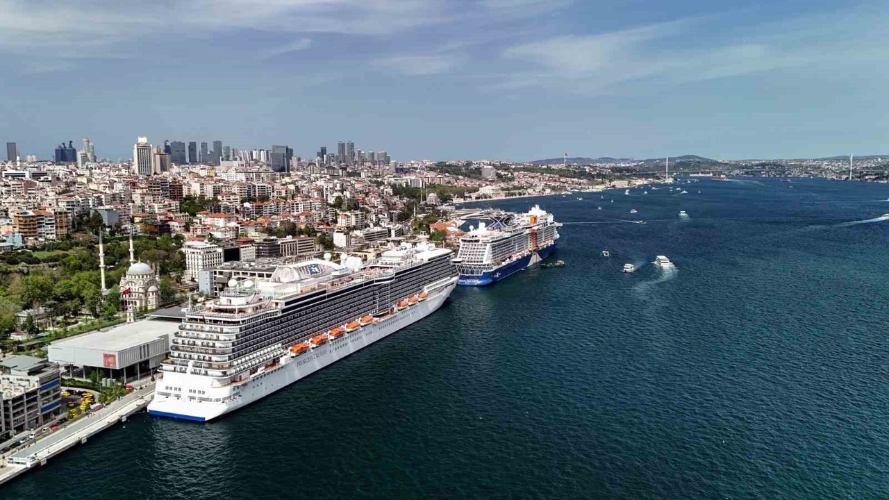 İstanbul Valiliği açıkladı: "2025’in ilk 8 ayında kruvaziyer limanlarında toplam 410 bin 577 yolcu ağırlandı"
