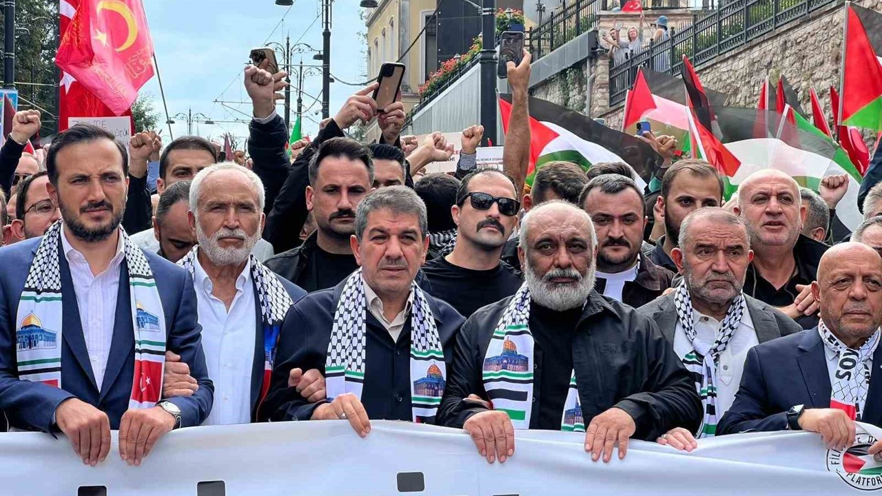 İstanbul’da Filistin’e destek yürüyüşü düzenlendi
