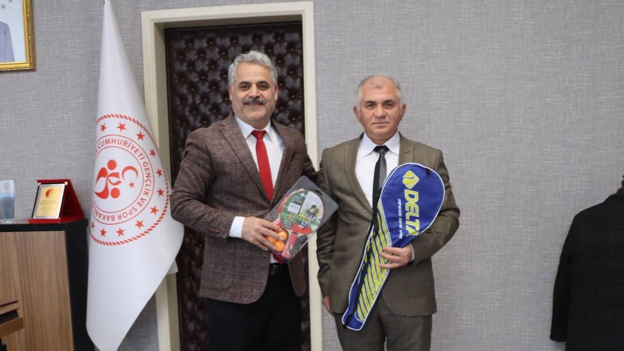 Pütürge’de Gençlik İçin Dev Adım: Spor Malzemeleri Teslim Edildi!