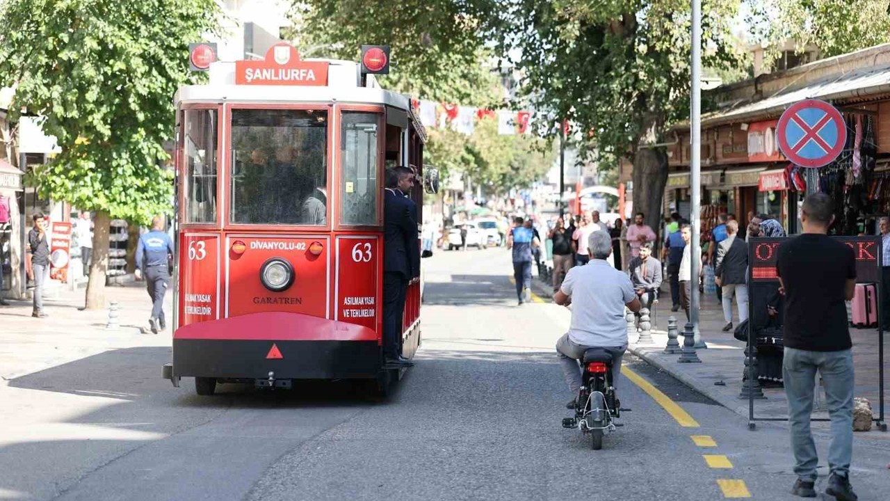 Şanlıurfa’da nostaljik tramvay hizmete girdi
