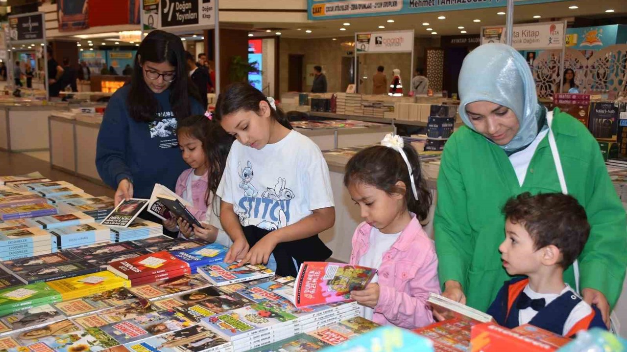 Şahinbey Belediyesi’nin 9’uncu kitap fuarı kapılarını açtı
