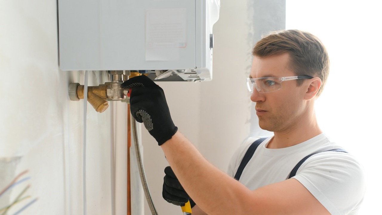 Güvenli kullanım için kış gelmeden kombi ve baca bakımınızı yaptırın