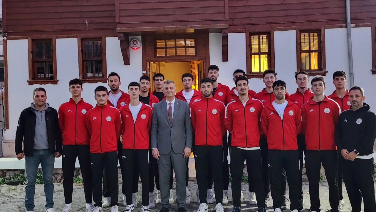 Gölcük’te voleybol heyecanı başlıyor: İlk maç pazar günü

