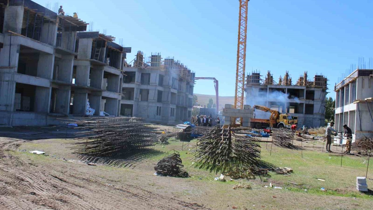 Çıldır da 2. etap TOKİ hızla yükseliyor
