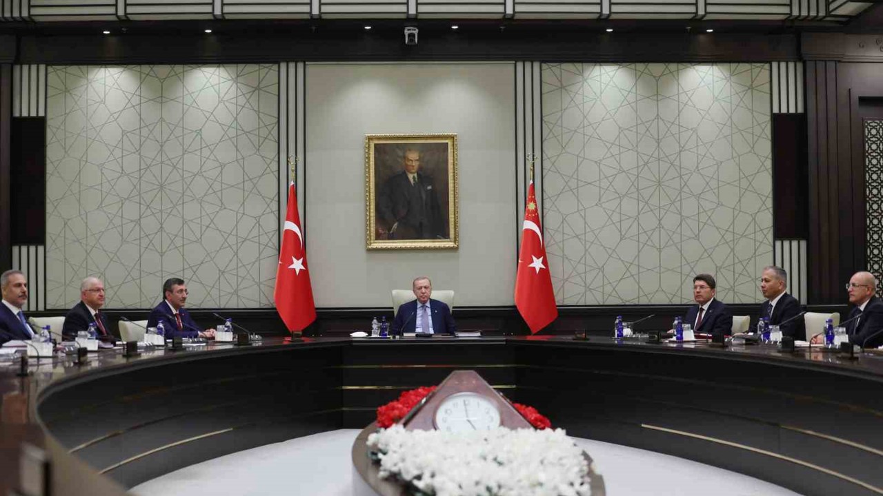 Cumhurbaşkanı Recep Tayyip Erdoğan başkanlığındaki Milli Güvenlik Kurulu (MGK), Cumhurbaşkanlığı Külliyesi’nde  toplandı.
