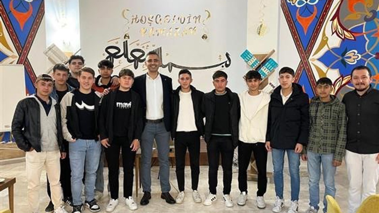 Diyanet Gençlik Merkezi’nde söyleşiler devam ediyor
