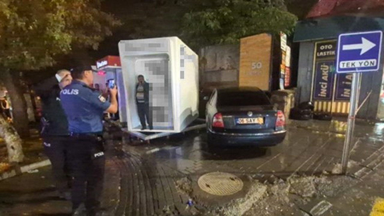 Muş’ta direksiyon başında sara nöbeti geçiren sürücü ATM’ye çarptı
