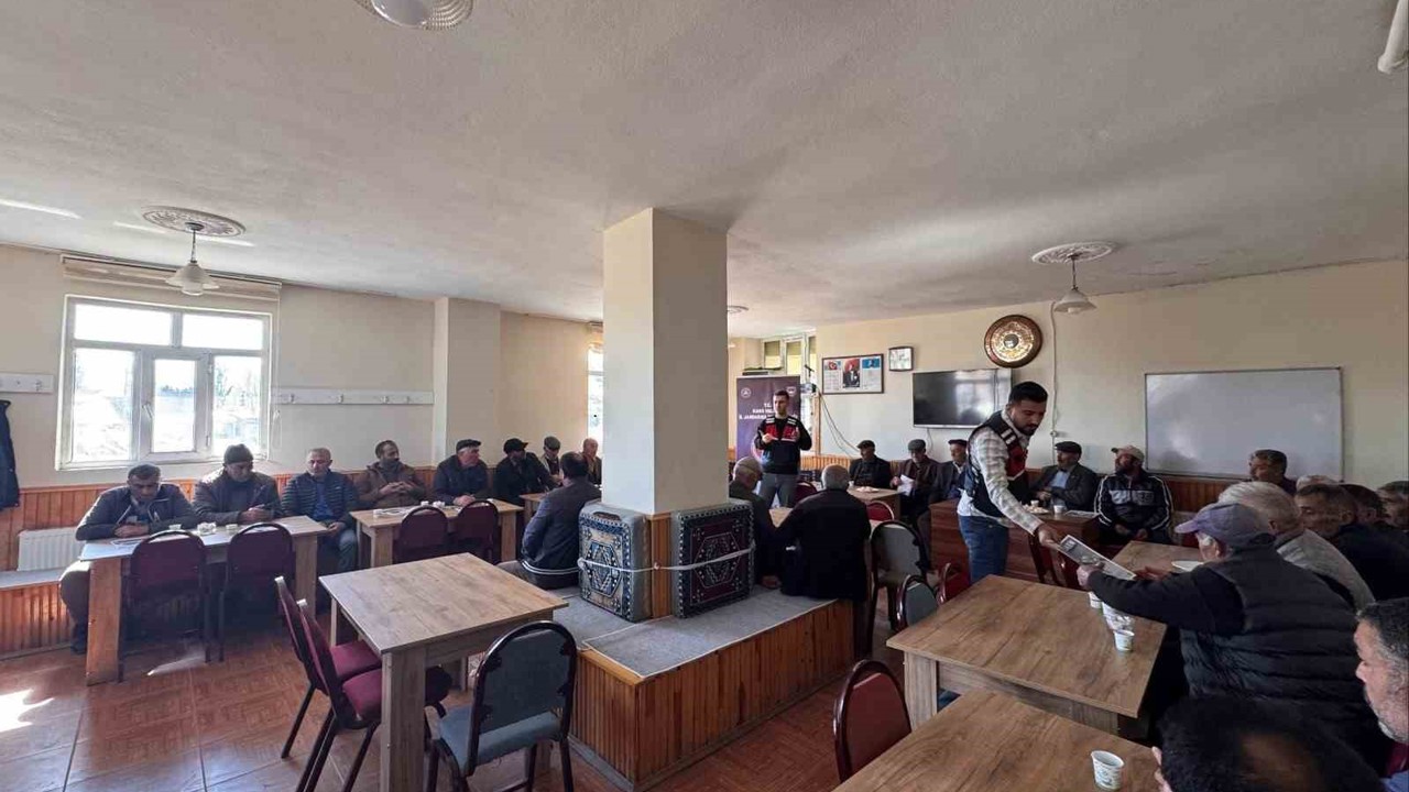 Kars’ta jandarmadan siber farkındalık eğitimi
