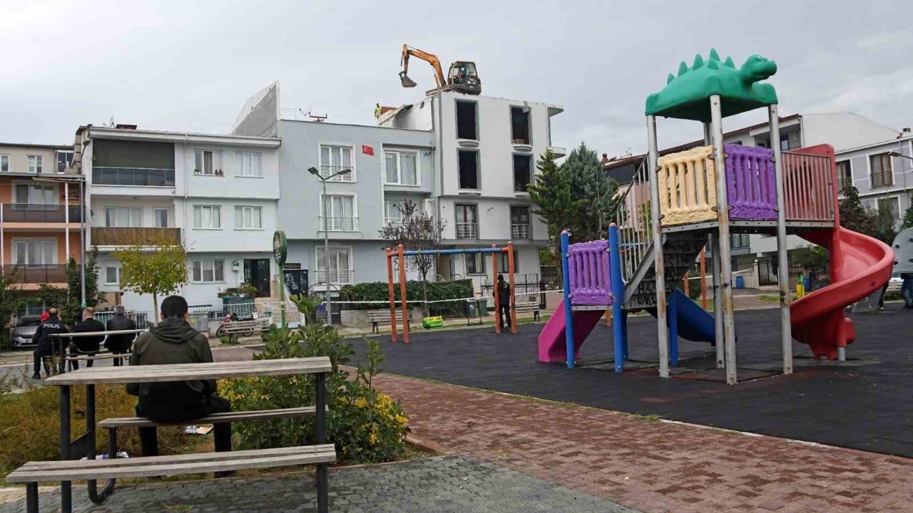 Osmangazi’de ruhsatsız katlara anında müdahale

