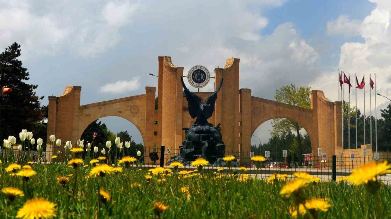 Atatürk Üniversitesi yeni yönetimiyle zirveye koşuyor
