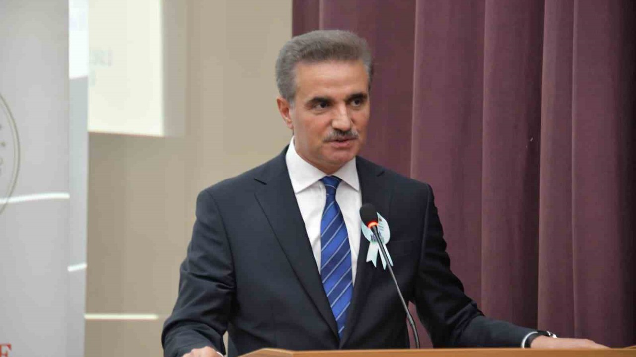 Gümüşhane’de ’Hz. Peygamber ve Aile’ konferansı düzenlendi
