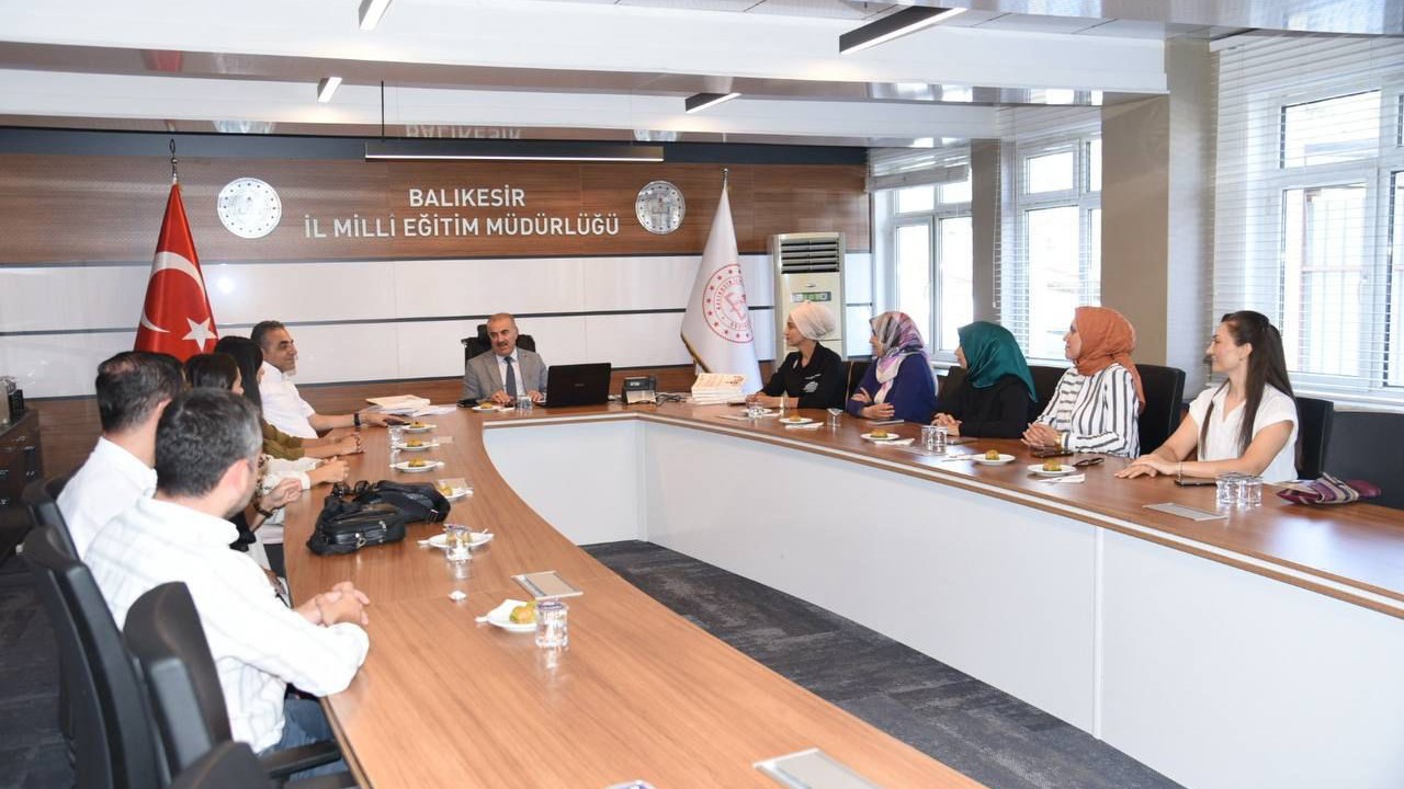 Balıkesir’de yapay zekâ destekli öğretmen eğitimi başlıyor
