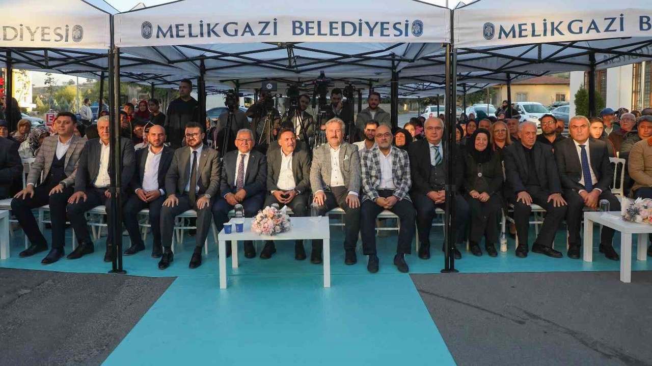 Melikgazi Belediyesi Keziban-Davut Sapayer Akıl Küpü Kütüphanesi açıldı
