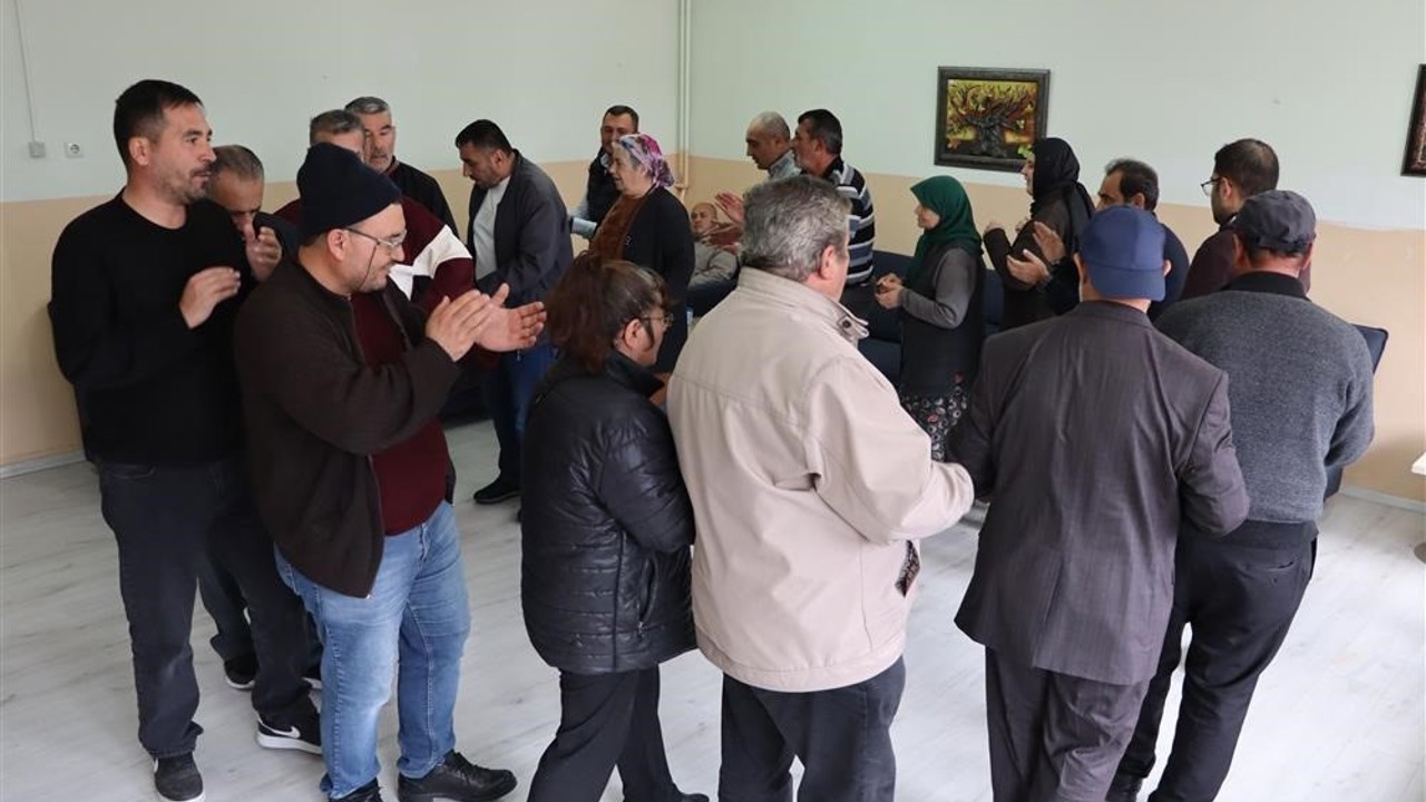 Sivas’ta Ruh Sağlığı Günü’nde halaylar çekildi
