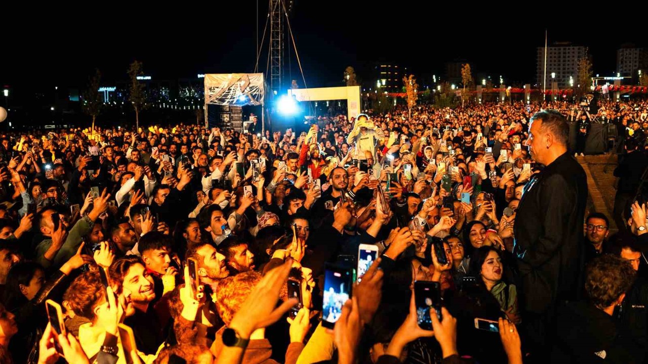 Haluk Levent: "Bu şarkıyı Filistinli çocuklar için söylüyorum"
