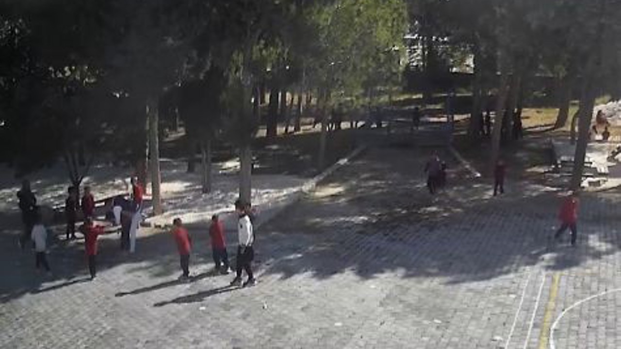 Burdur’da nefes borusuna simit takılan öğrenciye, öğretmenden Heimlich manevrası
