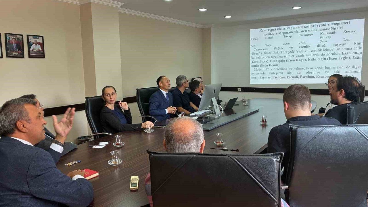 Ege Üniversitesinde Türk dünyasının dil birliği konuşuldu
