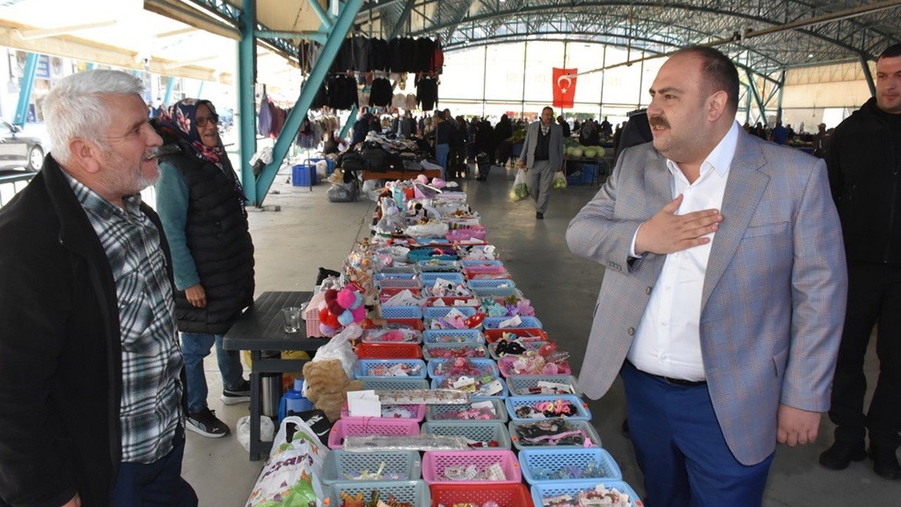 Başkan Hamamcı’dan pazar ziyareti
