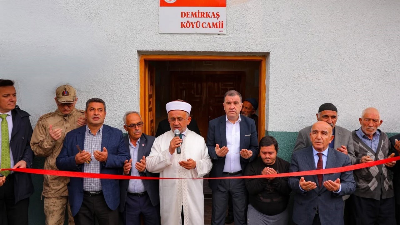‘Demirkaş Köyü Camii’ dualarla ibadete açıldı
