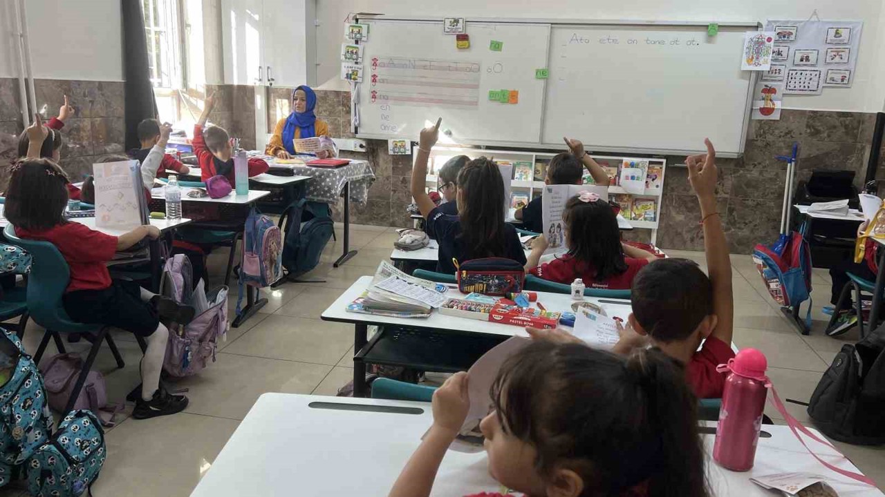 Okuldan uzaklaşan çocuklara dikkat

