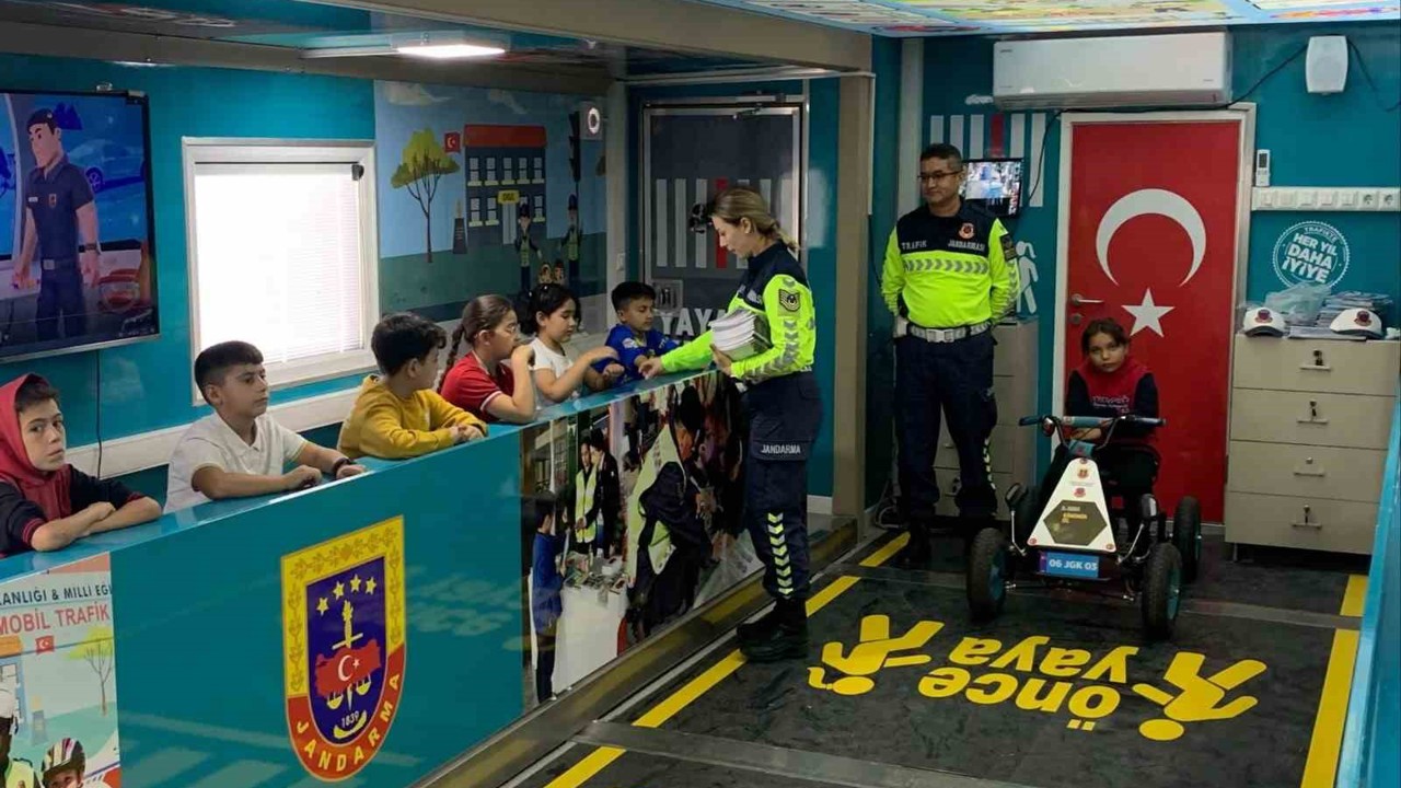 Niğde’de trafik güvenliği eğitimleri sürüyor
