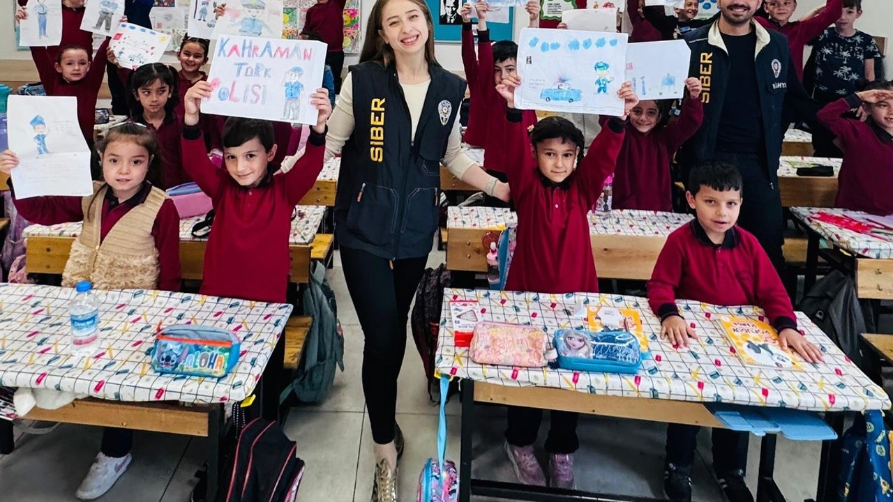 SİBERAY ekibinden öğrencilere "Güvenli İnternet" eğitimi
