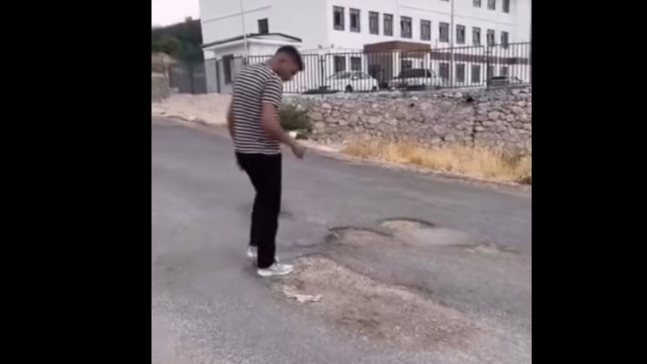 Akçadağ’da Bozuk Yol Tepkisi: Onarım İçin Yeni Bir Kaza Mı Bekleniyor?