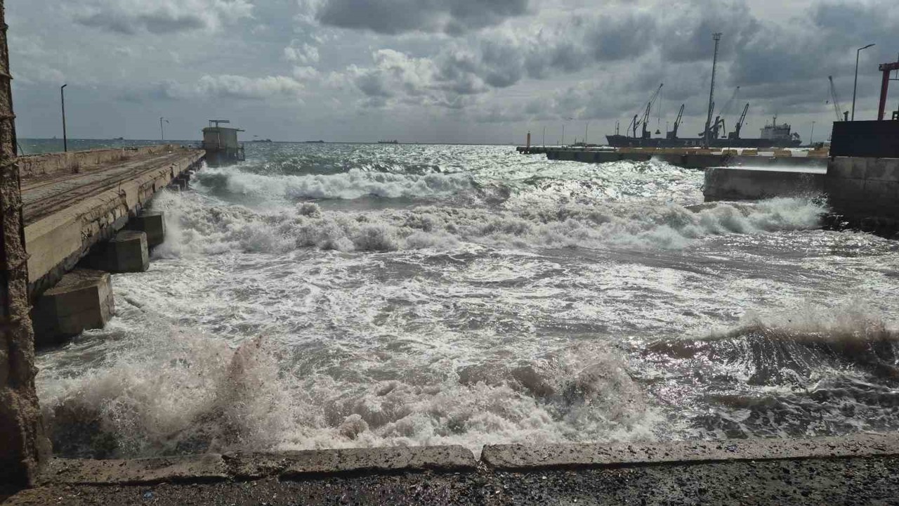 Marmara Denizi’nde şiddetli fırtına
