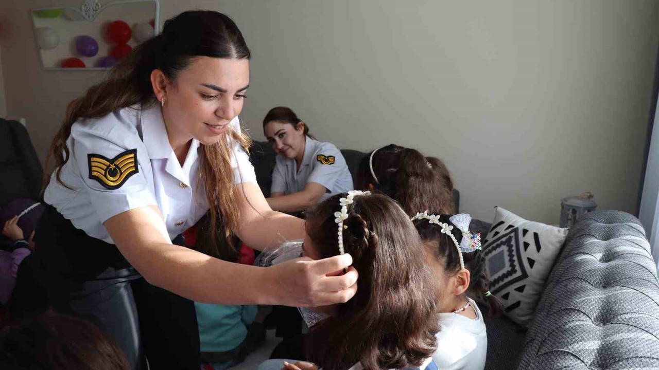 Yozgat İl Jandarma Komutanlığı kız çocuklarını unutmadı
