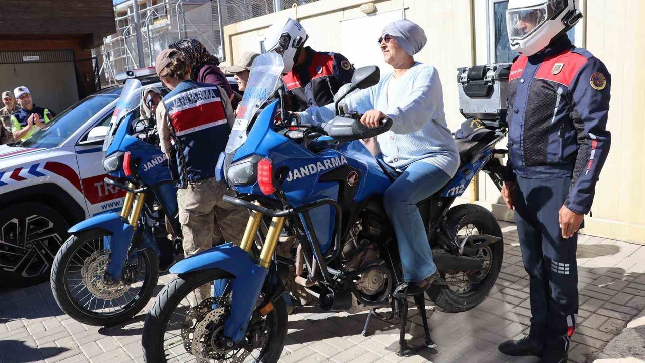 Kilis’te Huzur Konağı sakinleri jandarmaya misafir oldu
