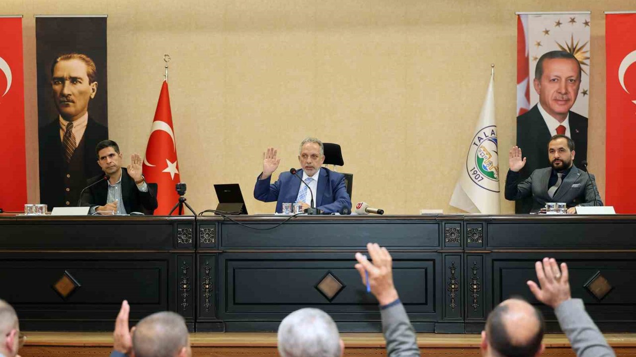 Talas Meclisi’nden spor adamlarına vefa
