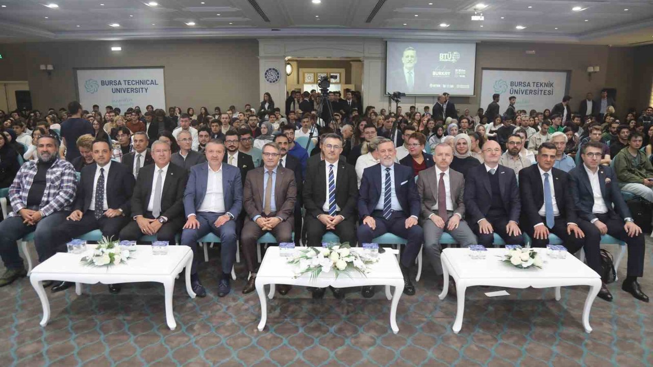 BTÜ Konuşmaları’nın konuğu İbrahim Burkay: Türkiye’nin İkinci Yüzyılı’nı gençler inşa edecek
