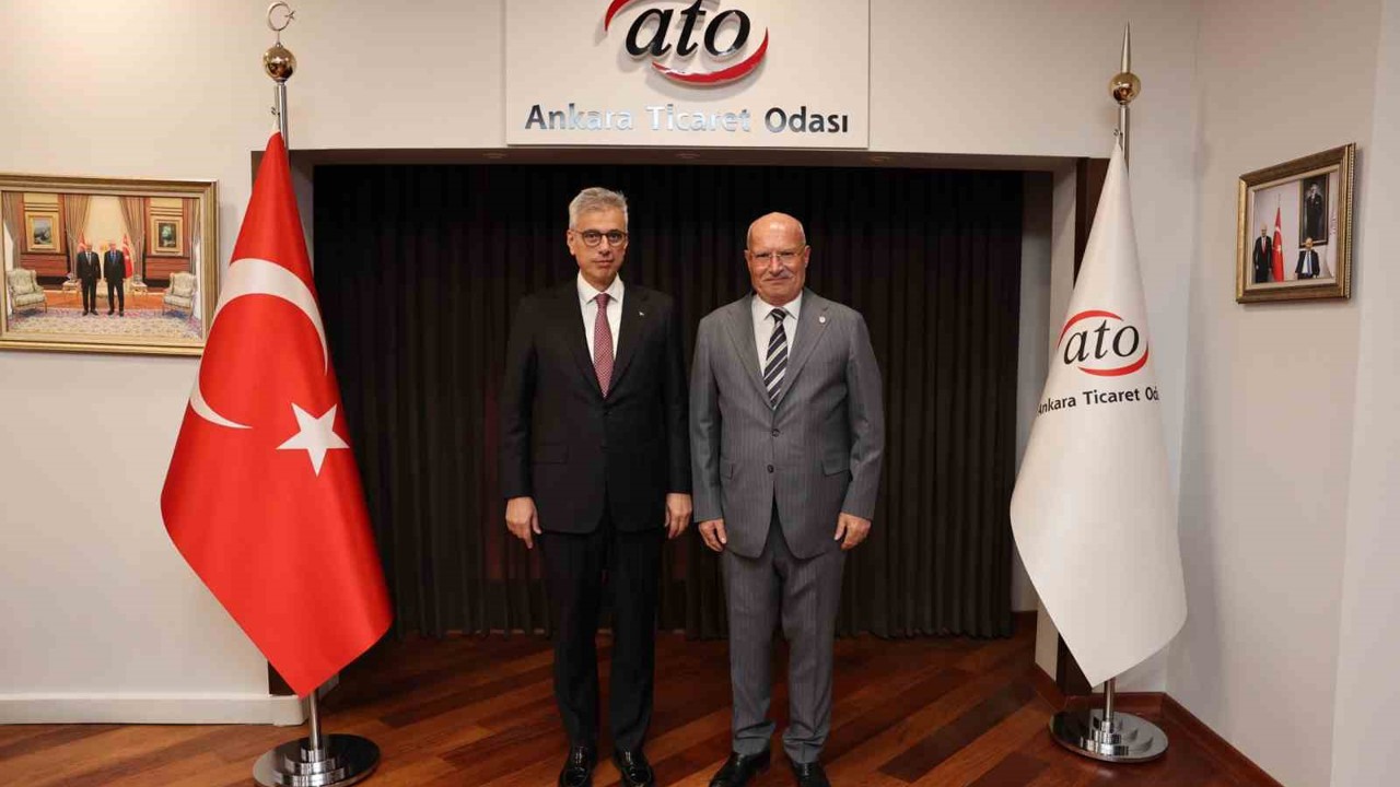 Sağlık Bakanı Memişoğlu "Sağlıkta Z-İnovasyon Zirvesi"nde gençlerle buluştu
