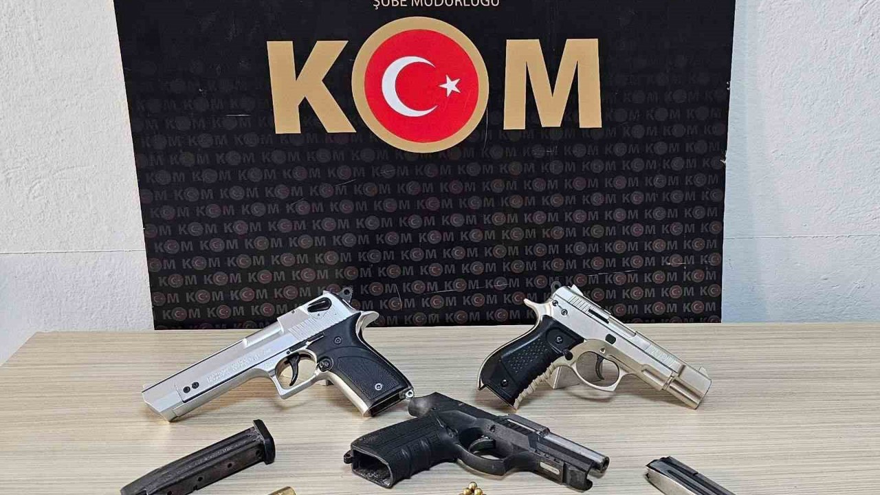 Uşak’ta çok sayıda kaçak makaron ve tütün ele geçirildi
