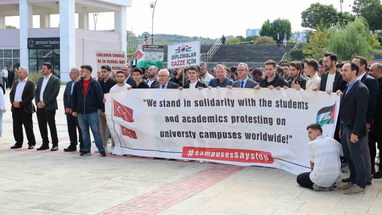 Sinop’ta üniversite öğrencilerinden Gazze’ye destek
