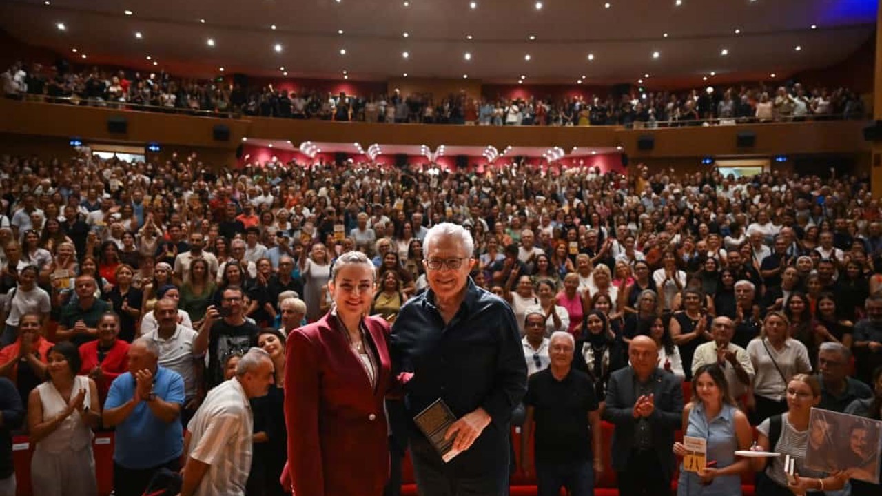 Antalya Kitap Fuarı ilk gününde yoğun ilgi gördü
