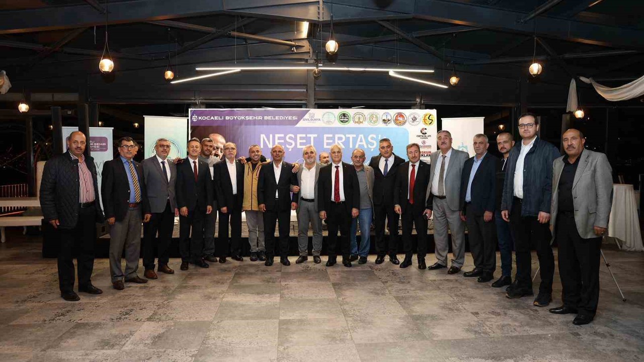 "Bozkırın Tezenesi" ölümün 13. yılında türkülerle anıldı
