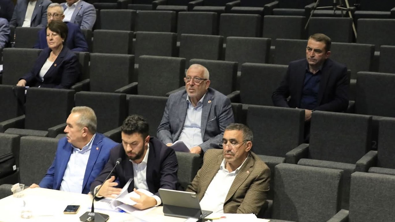 CHP’li Başkan Tanju Çelik’in, belediyenin maaş paralarını SGK’nın istediği yönündeki sözlerine yalanlama
