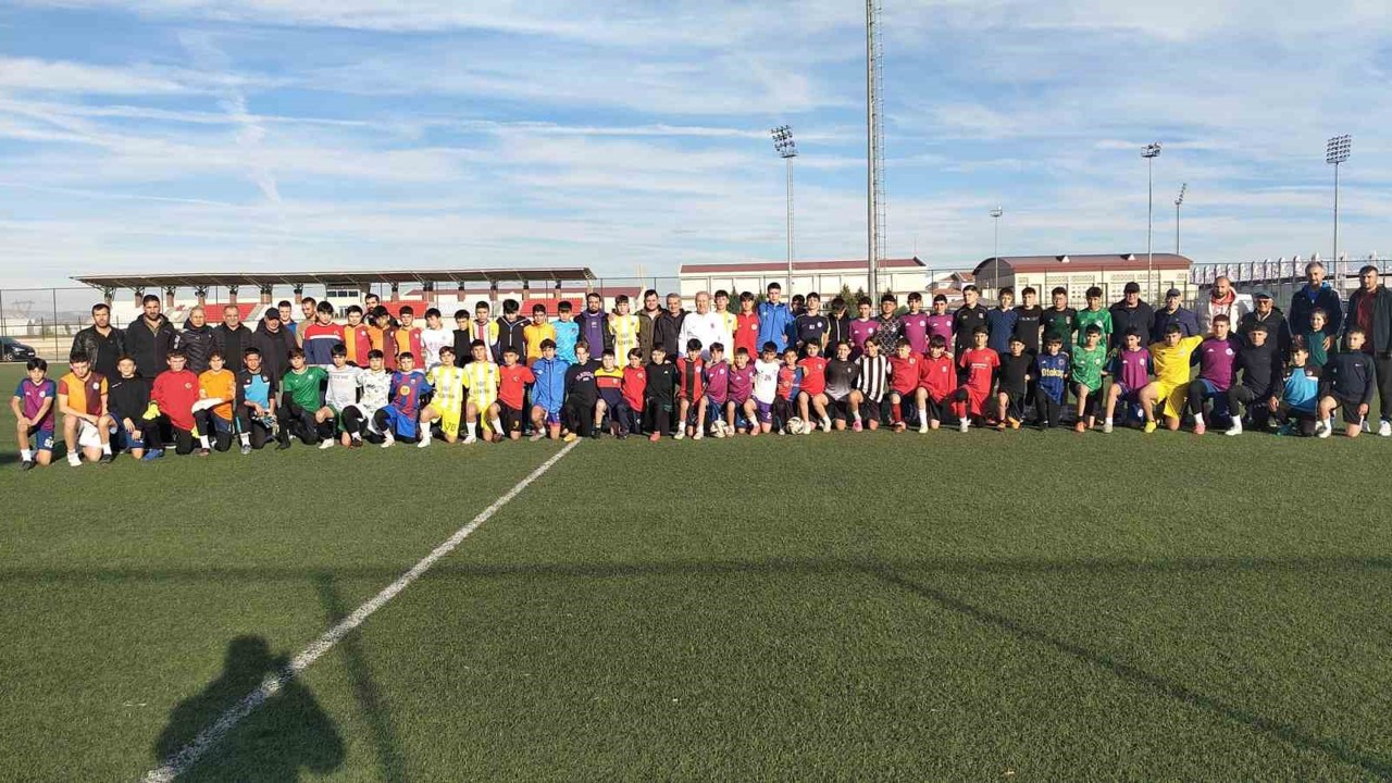 Geleceğin futbolcuları için seçmeler yapıldı
