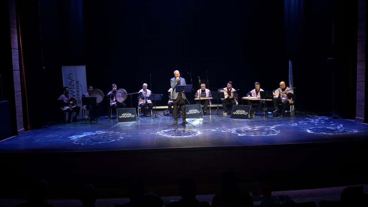 Mevlana Celaleddin-i Rumi’nin 818. doğum yıl dönümü için anma programı düzenlendi
