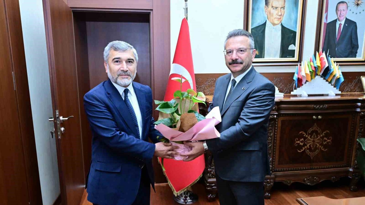 İl Müftüsü Gül, Vali Aksoy’u ziyaret etti
